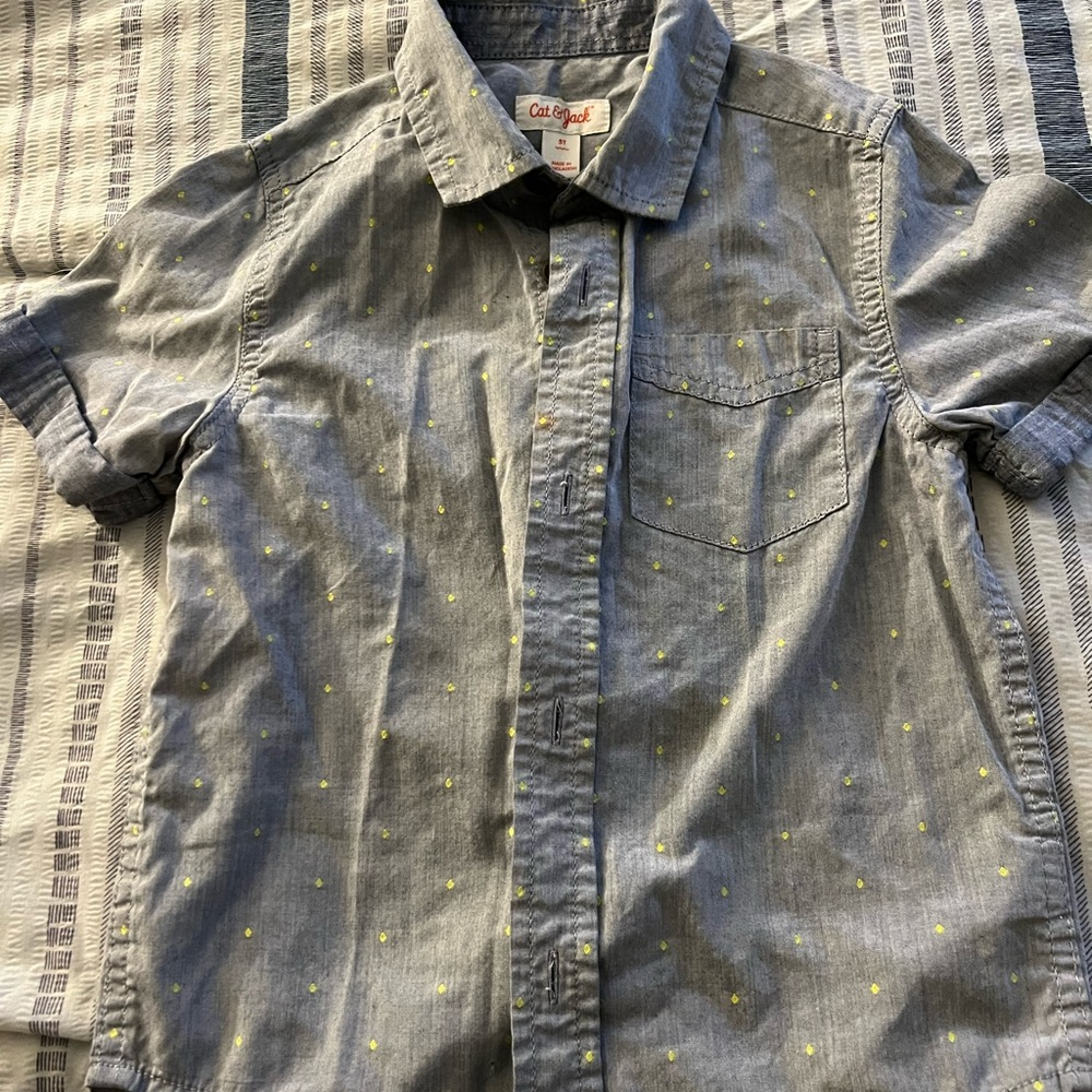Cat and Jack button down shirt size 5t